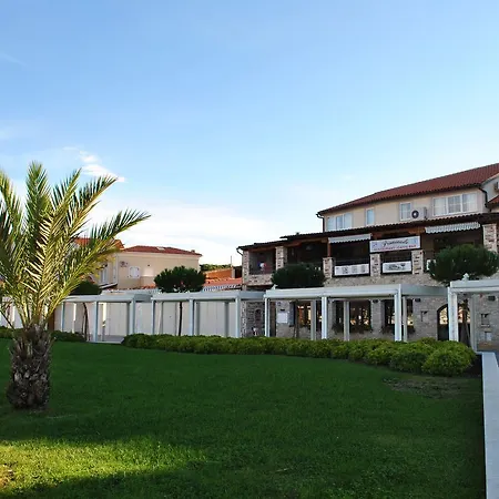 Promenade לינה וארוחת בוקר מדולין