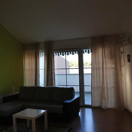 לינה וארוחת בוקר Promenade 3*