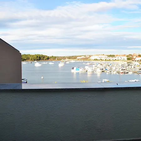 Promenade לינה וארוחת בוקר 3*